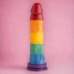 Pênis Realístico Linha Pride Com Ventosa 20cm