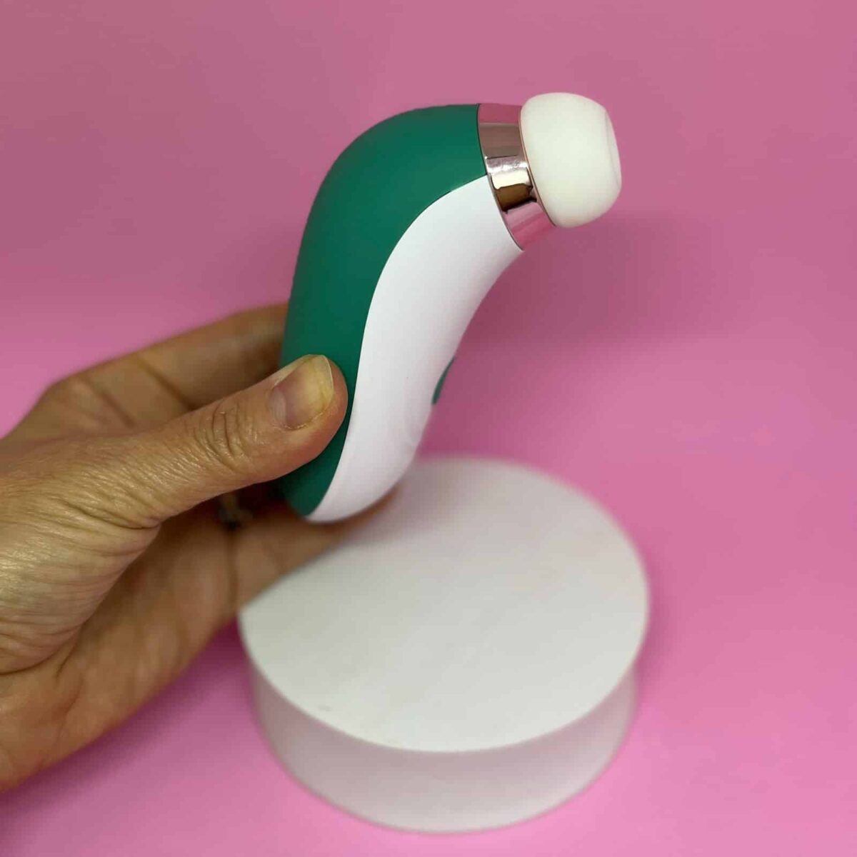 Sugador e Estimulador de Clitóris Sensevibe Fast – Compacto e Potente
