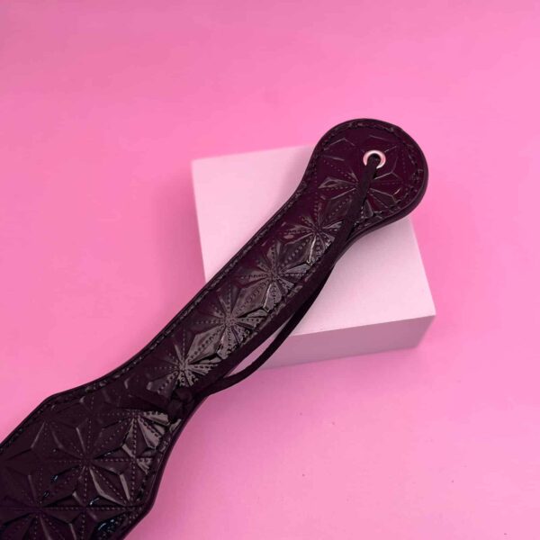 Chibata de Couro BDSM Luxo - Palmatória Sensual para Casais