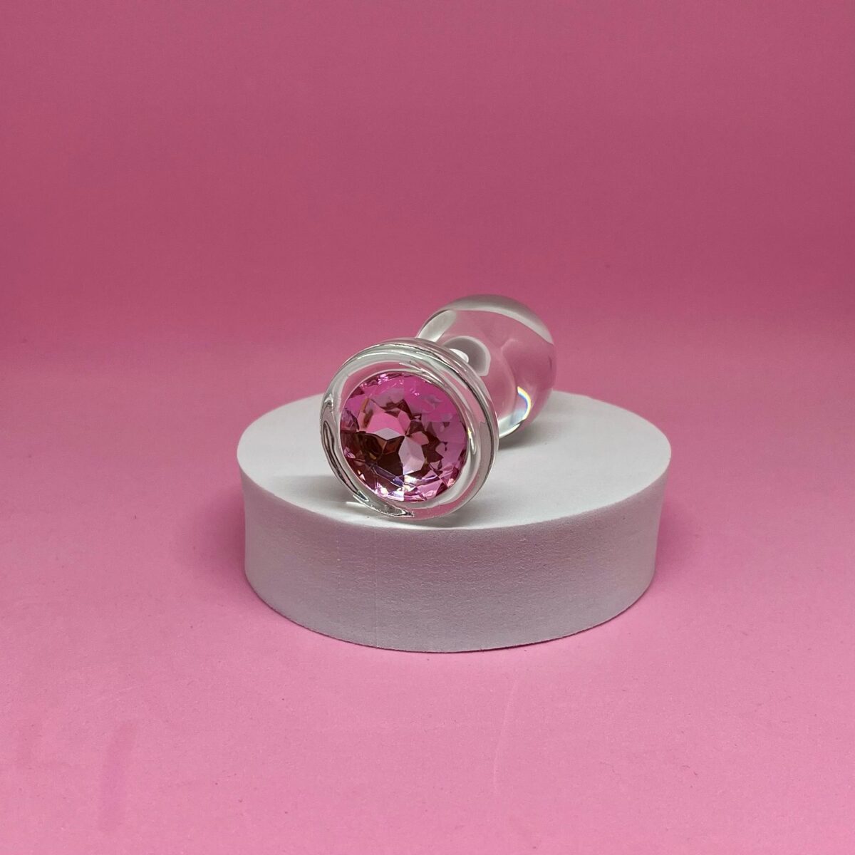 Plug Anal de Vidro com Pedra Rosa – Estímulo Sofisticado e Elegante