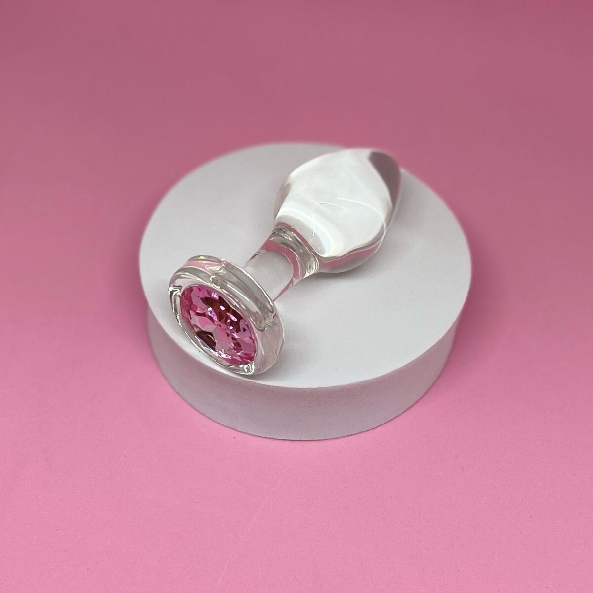 Plug Anal de Vidro com Pedra Rosa – Estímulo Sofisticado e Elegante