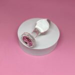 Plug Anal de Vidro com Pedra Rosa – Estímulo Sofisticado e Elegante