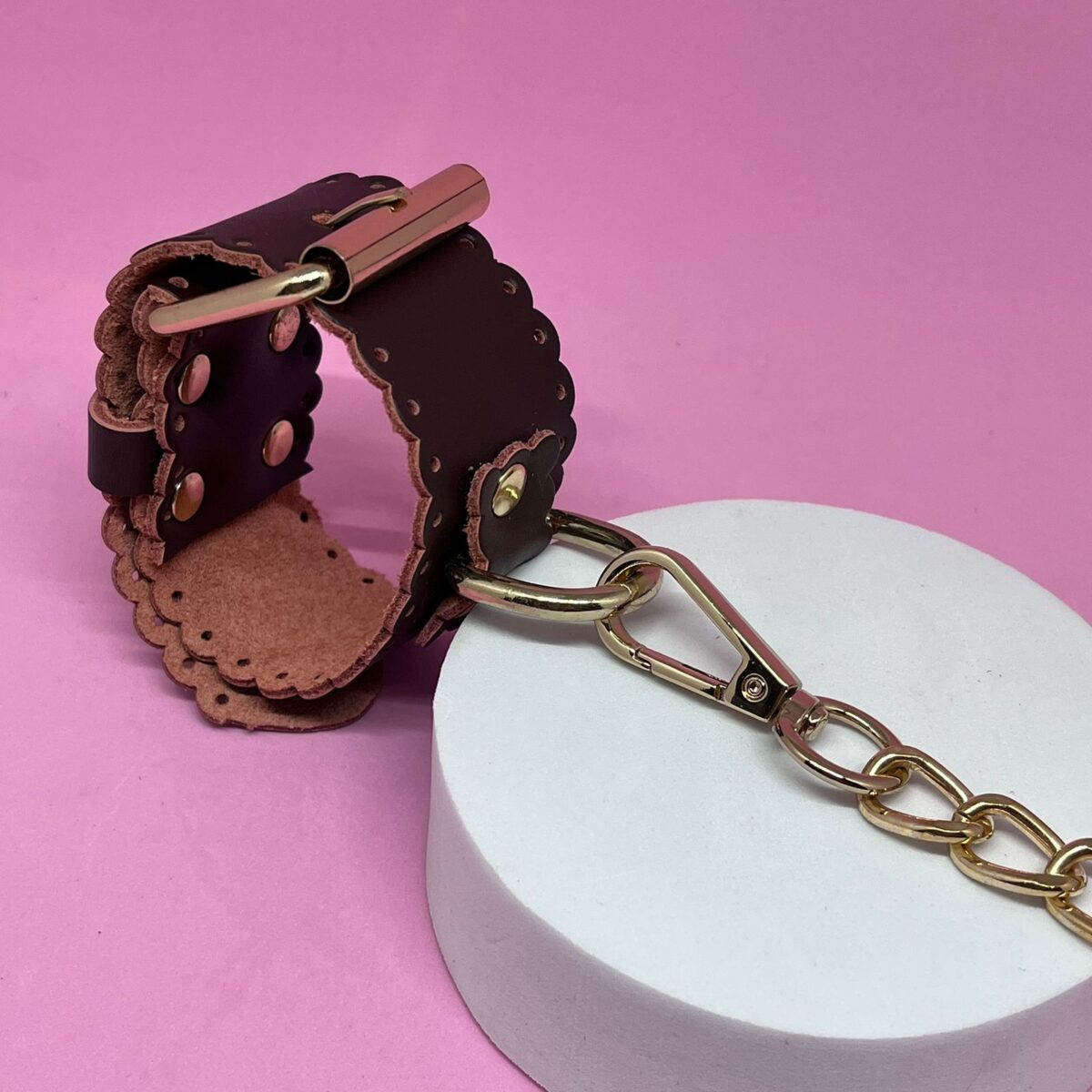 Algema com Corrente e Fivelas / Couro Marrom | BDSM com elegância