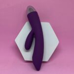 Trysta Plum – Svakom | Vibrador Ponto G e Clitóris com Dedilhada Realista