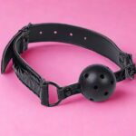 Mordaça de Bola SI em Couro Sintético Ajustável para Bondage