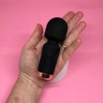 Mini Varinha Mágica Aura | Estimulador Íntimo 10 Modos de Vibração com Alta Potência Compacta